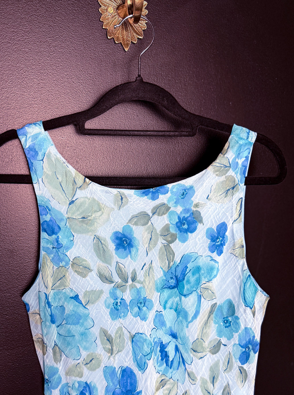 Vestido floral azul de Patsy