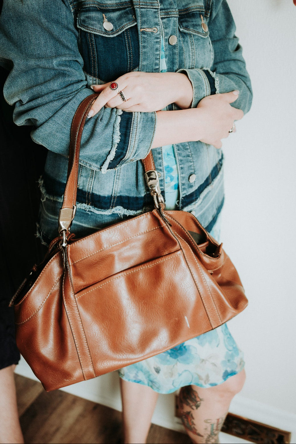 Liz Clairborne Saddle Leather Shoulder Bag