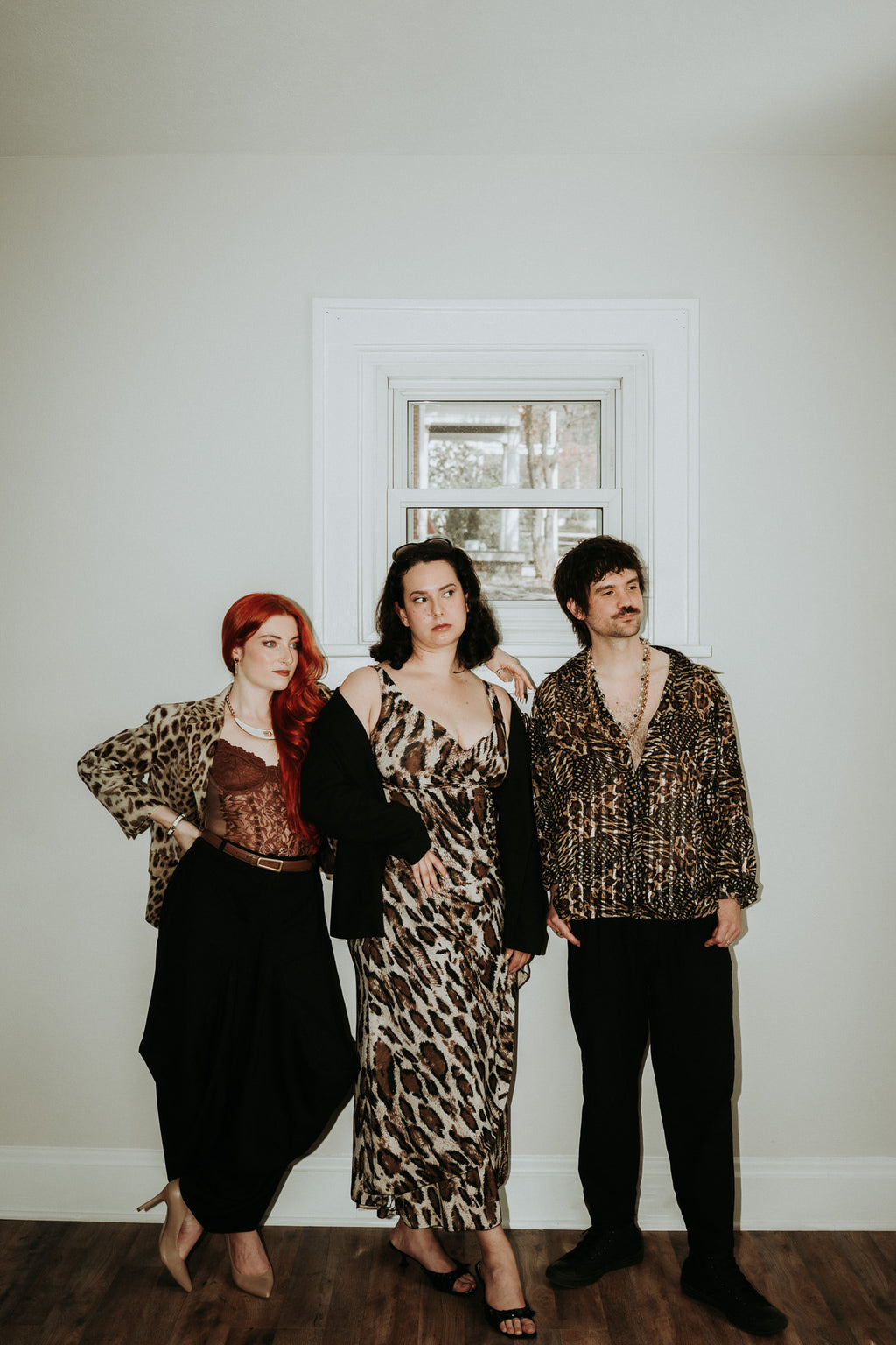 El sexy vestido de leopardo de Mckinnlee