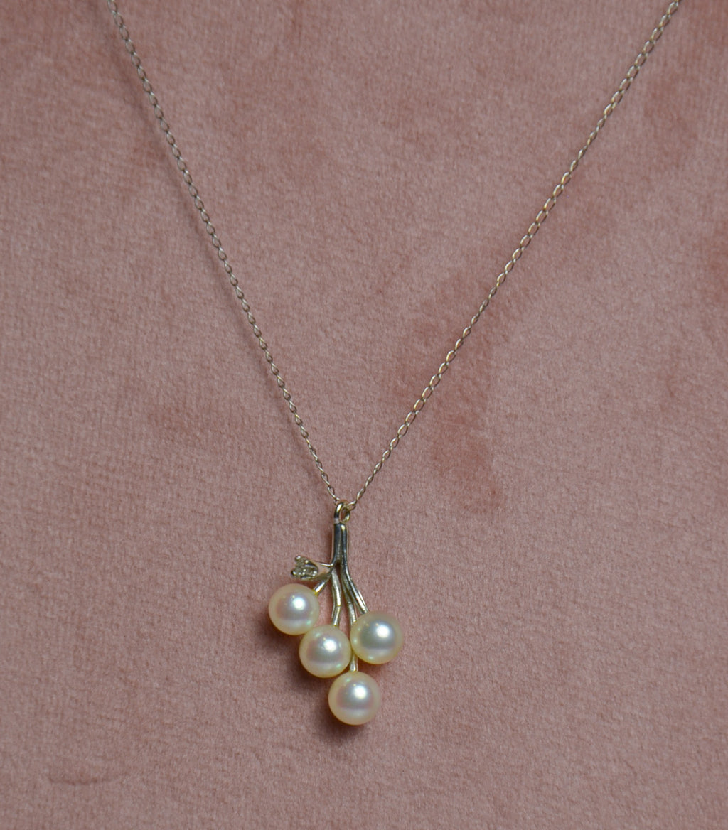 Pearl Cluster Pendant Necklace