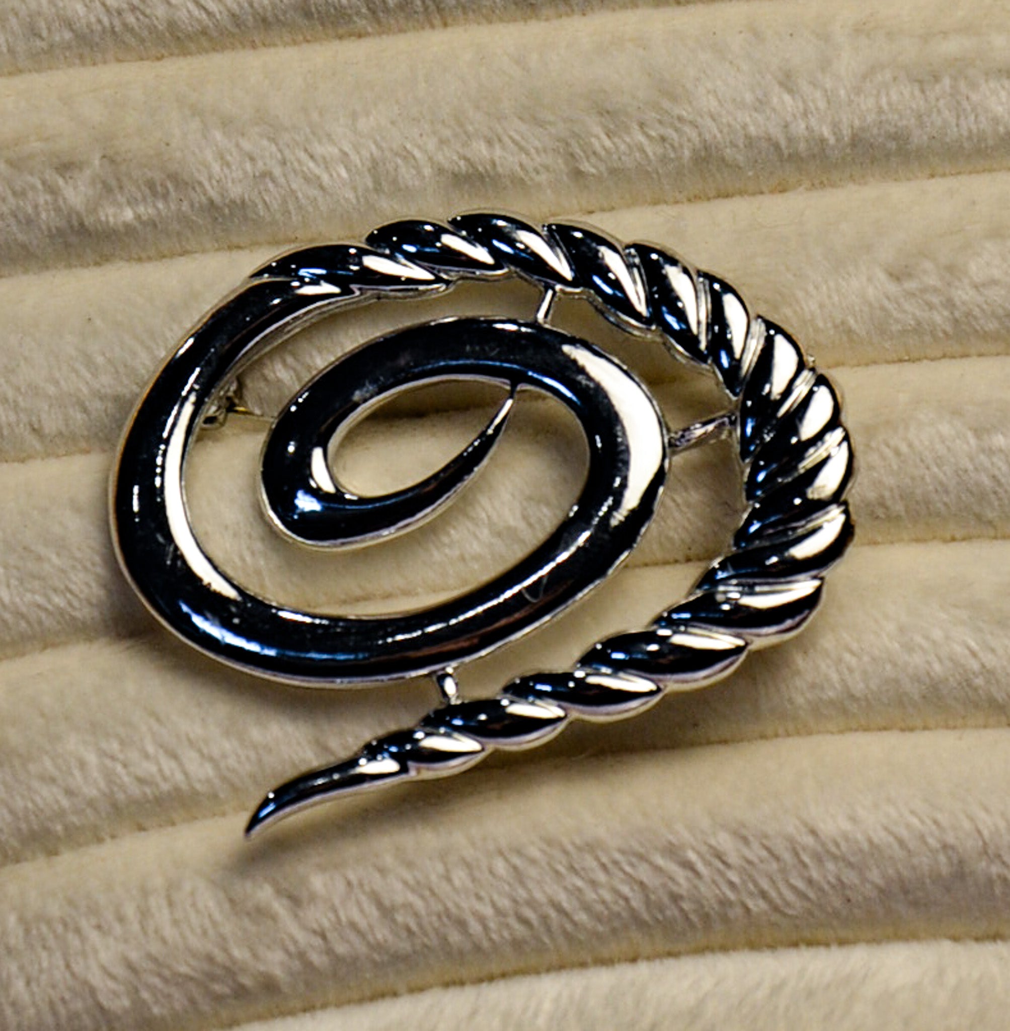 Silver Swirl Brooch