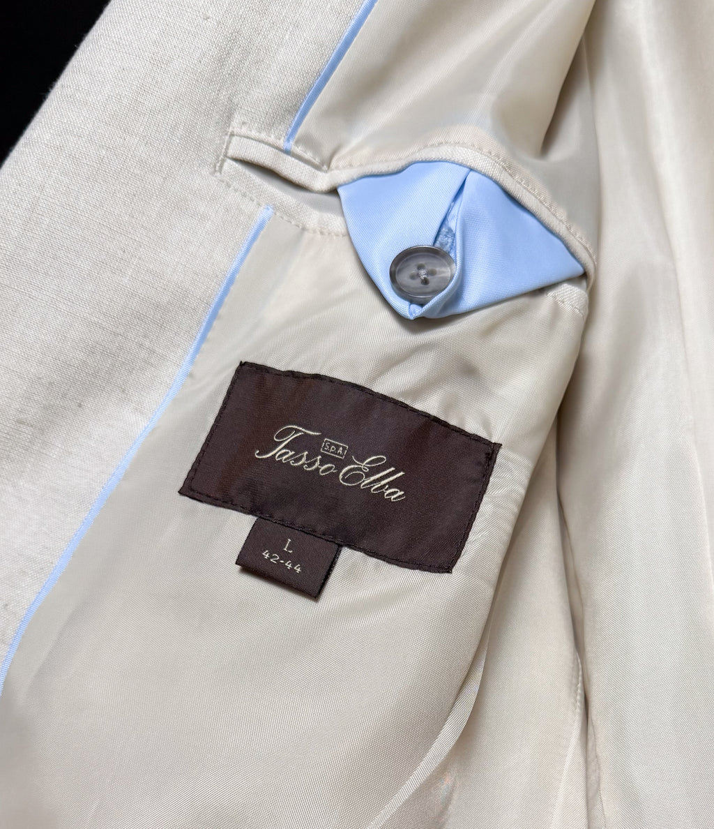 Blazer deshilachado con broche de Ty