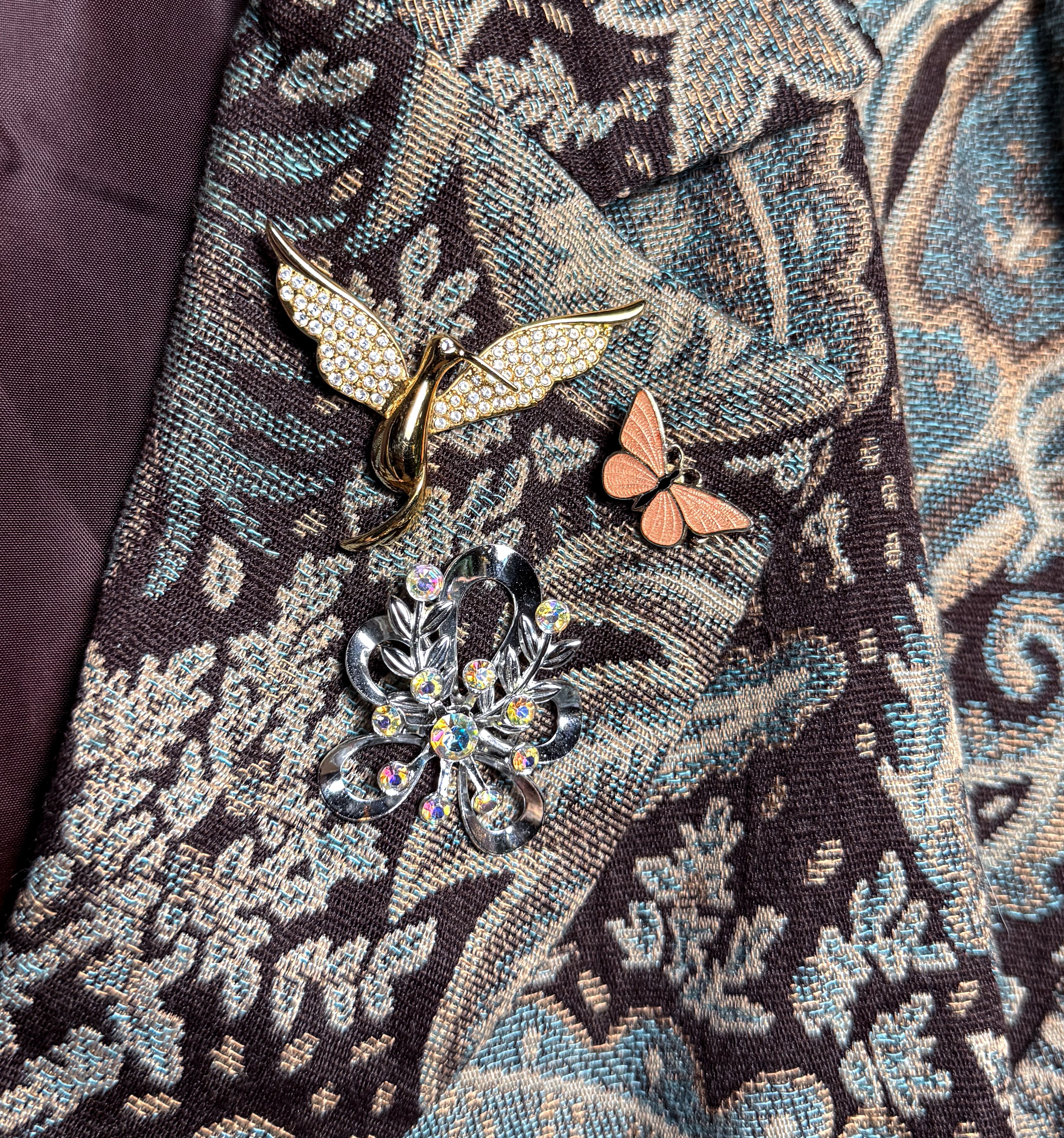Mckinnlee's Blue Paisley Brooched Out Blazer