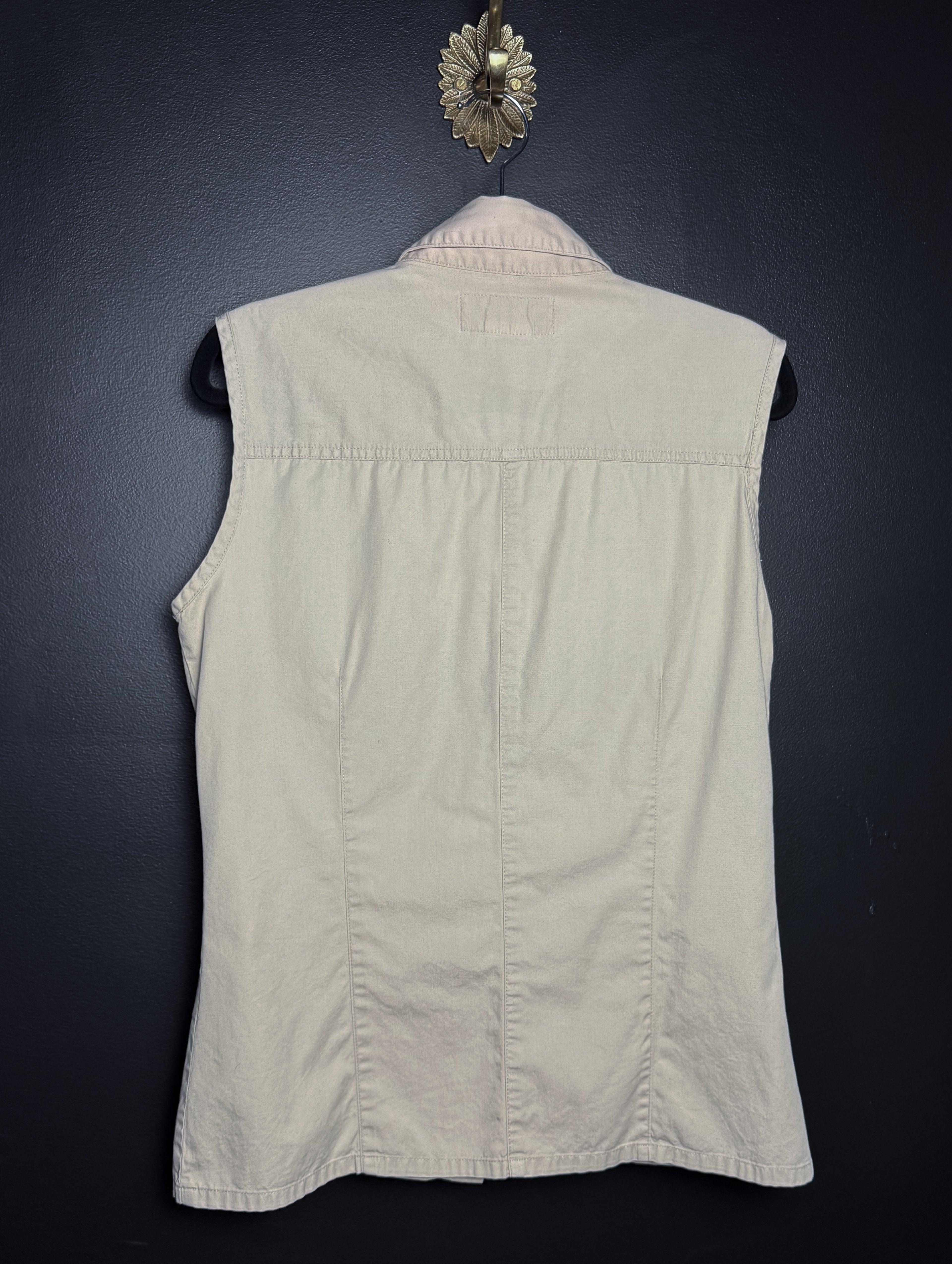 Flying Outdoors Brooched Out Vest