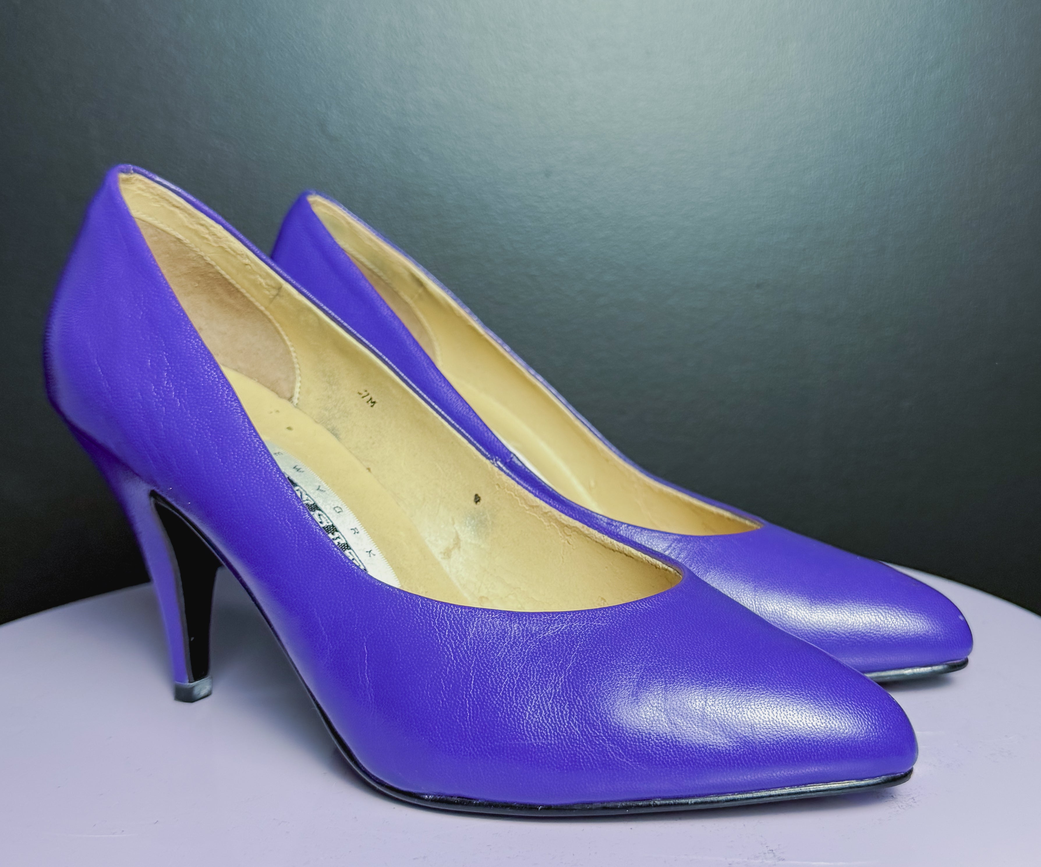 Zapatos de tacón morados vintage