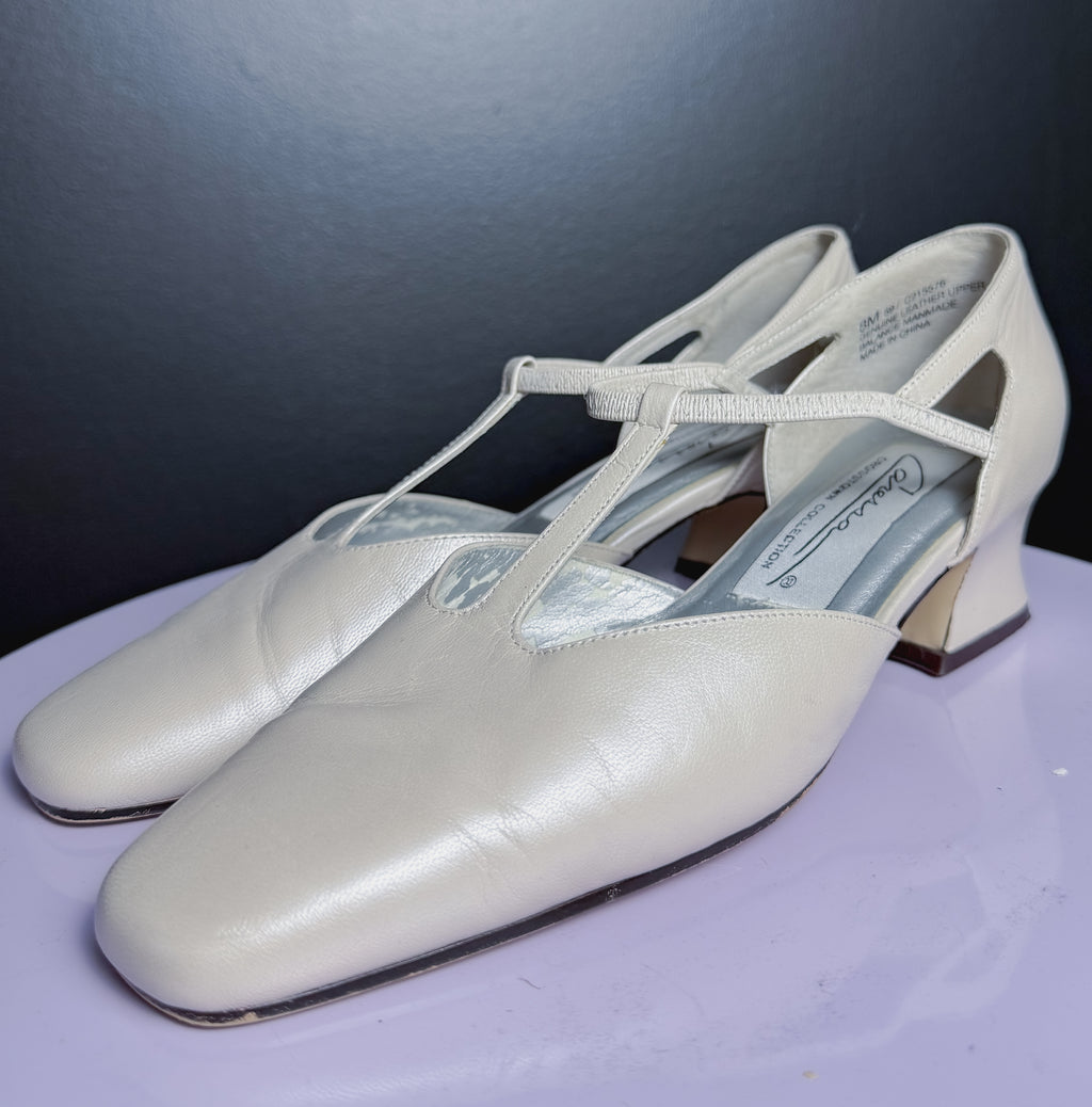Caressa Coffin Toe Kitten Heels