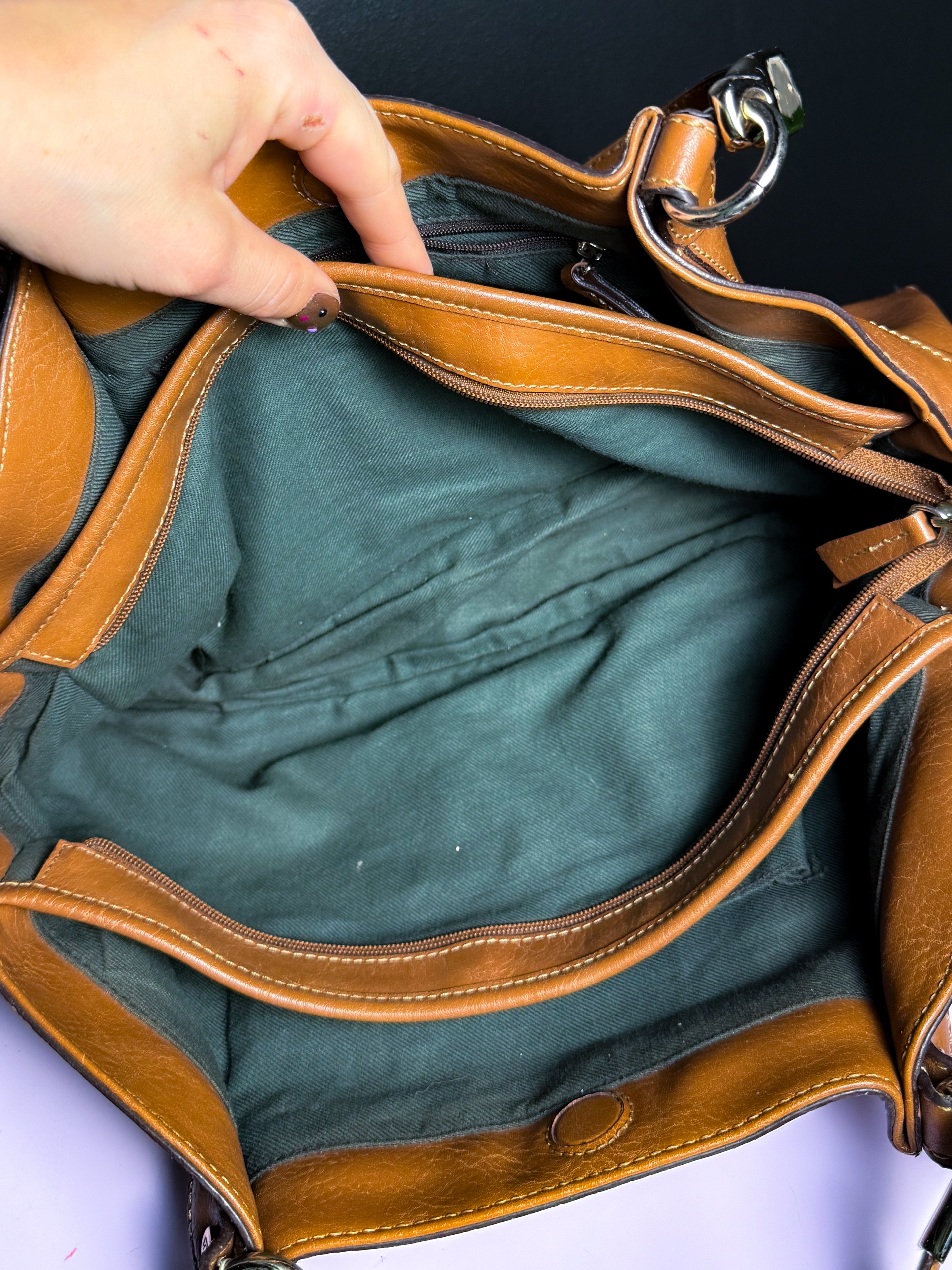 Liz Clairborne Saddle Leather Shoulder Bag