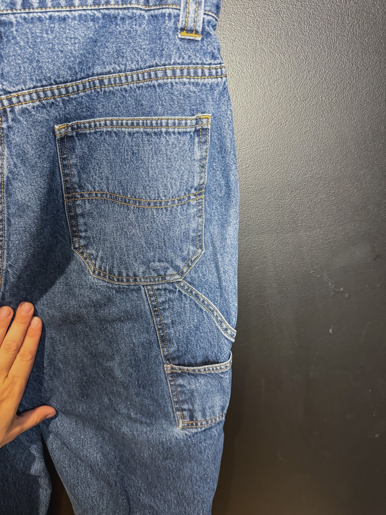 Bill Blass Capri Cargo Jeans