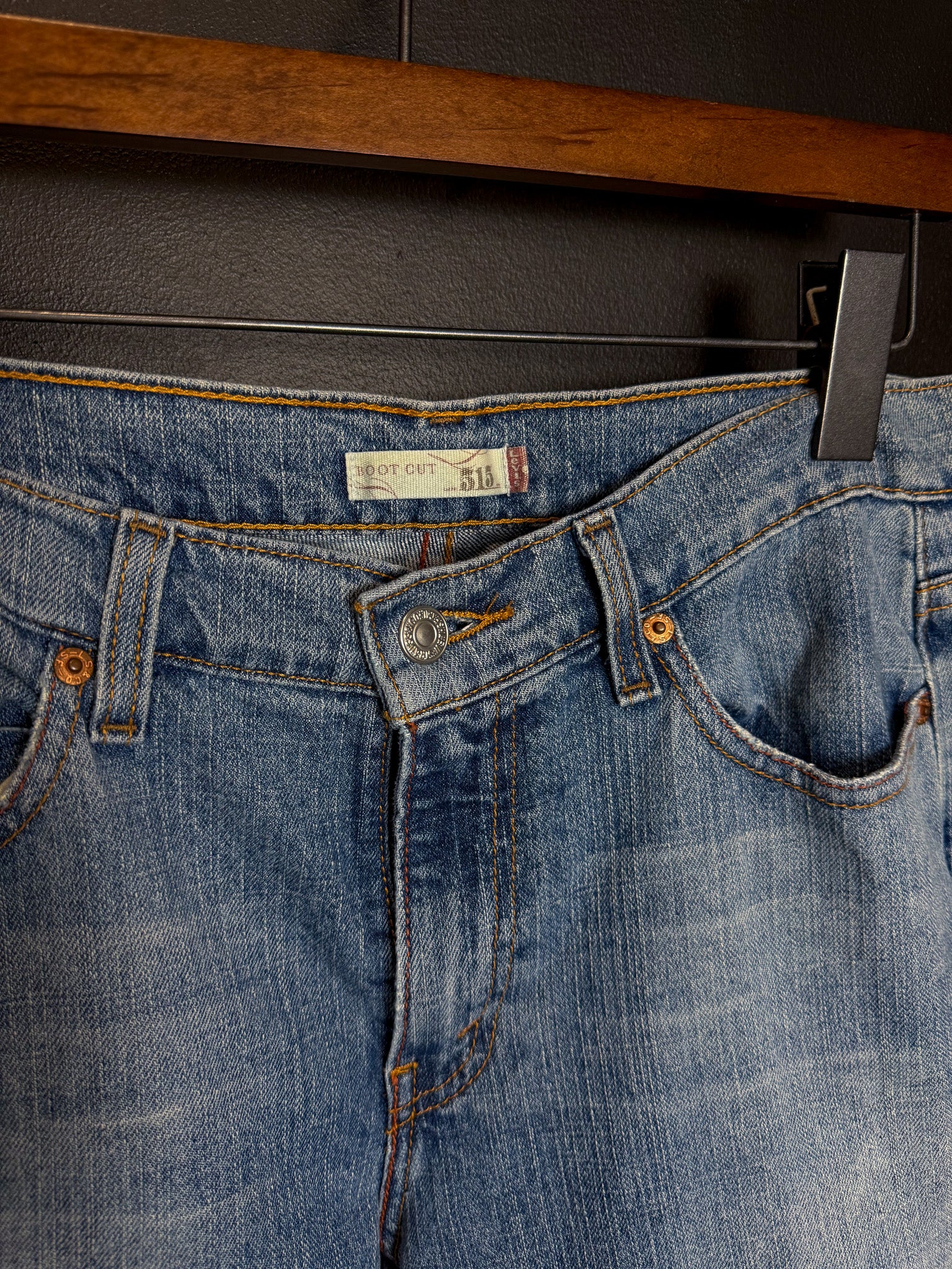 Levi's Midrise Bootcut