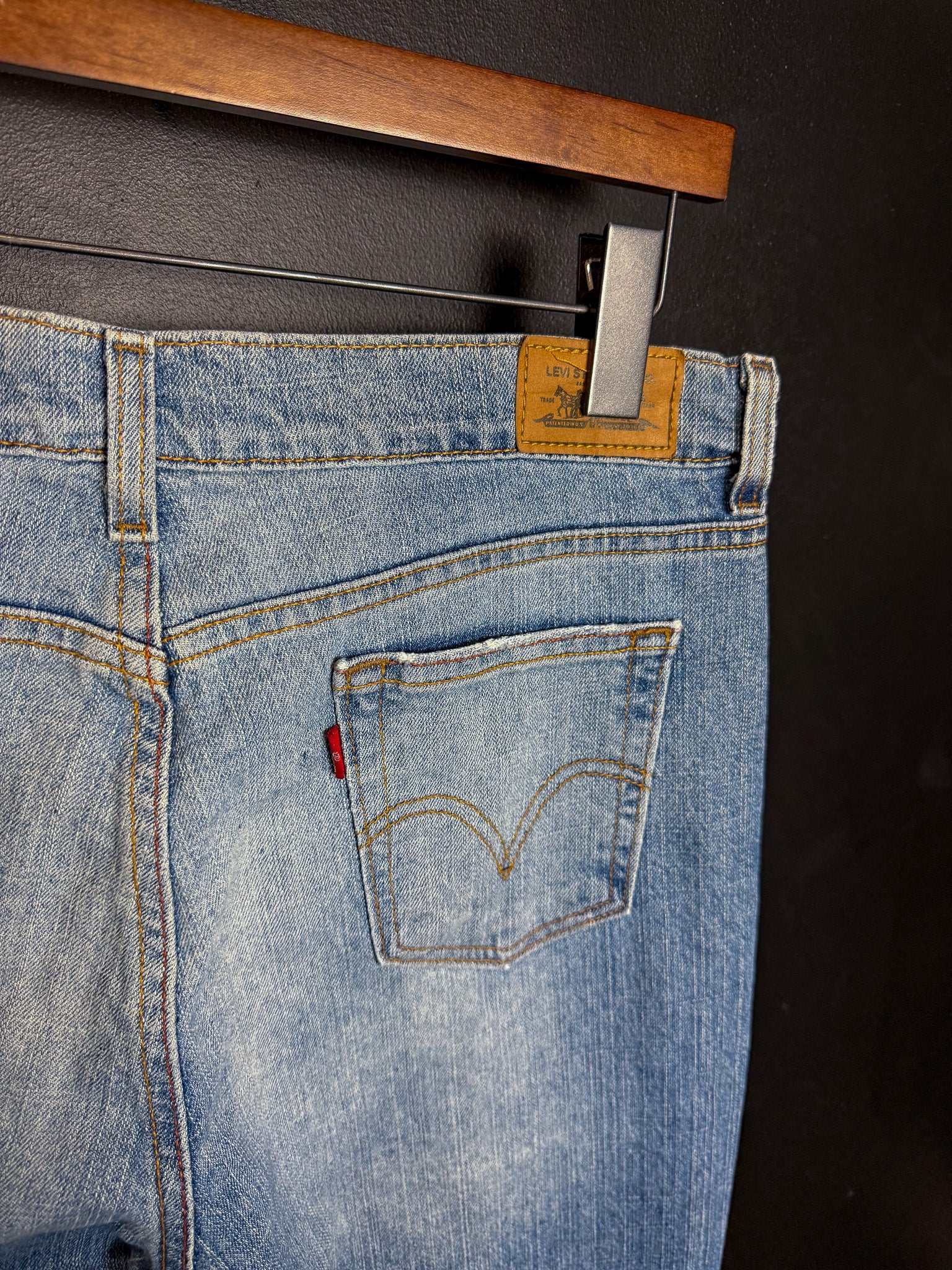 Levi's Midrise Bootcut