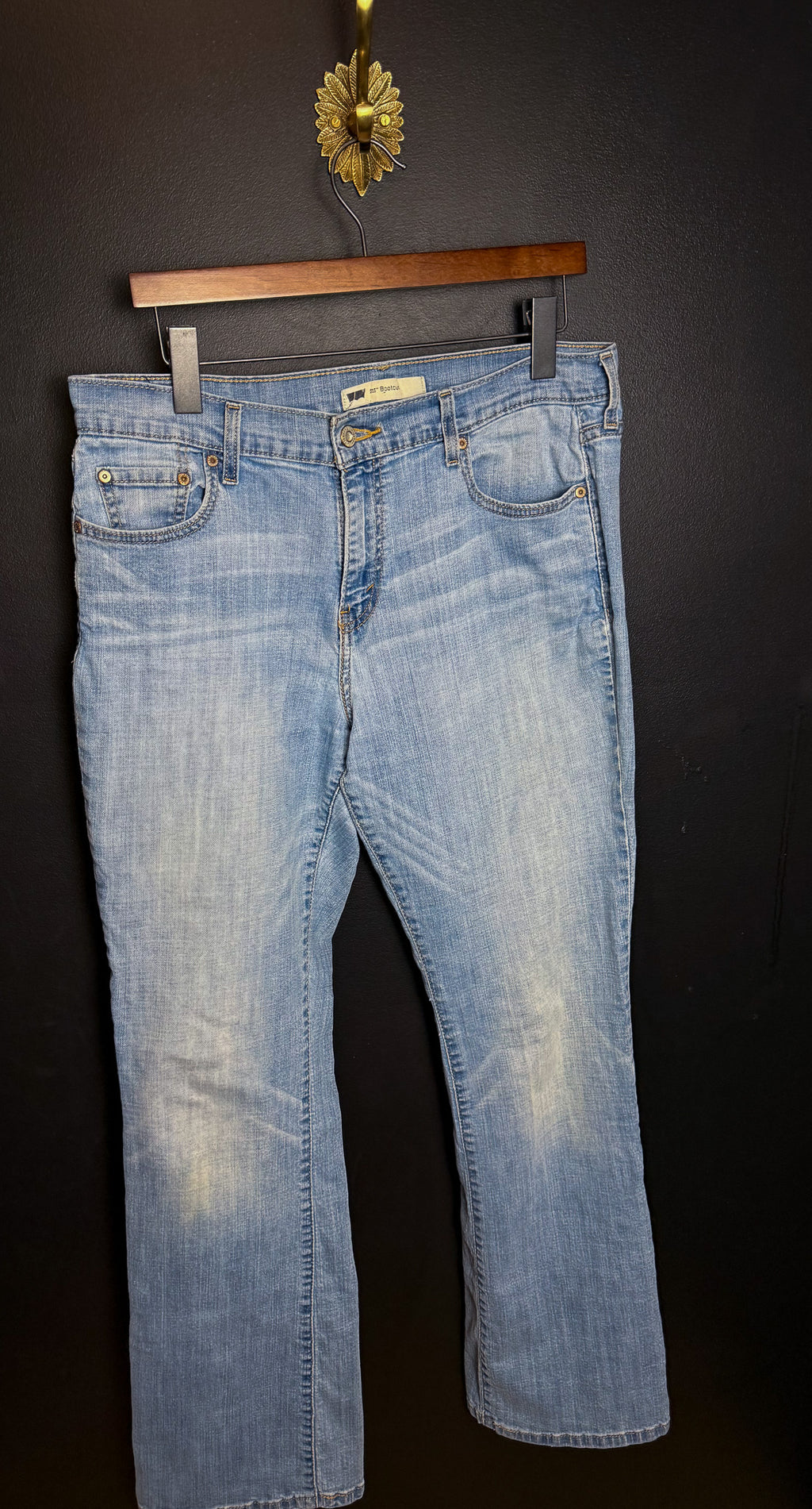 32" Levis Bootcut Jeans