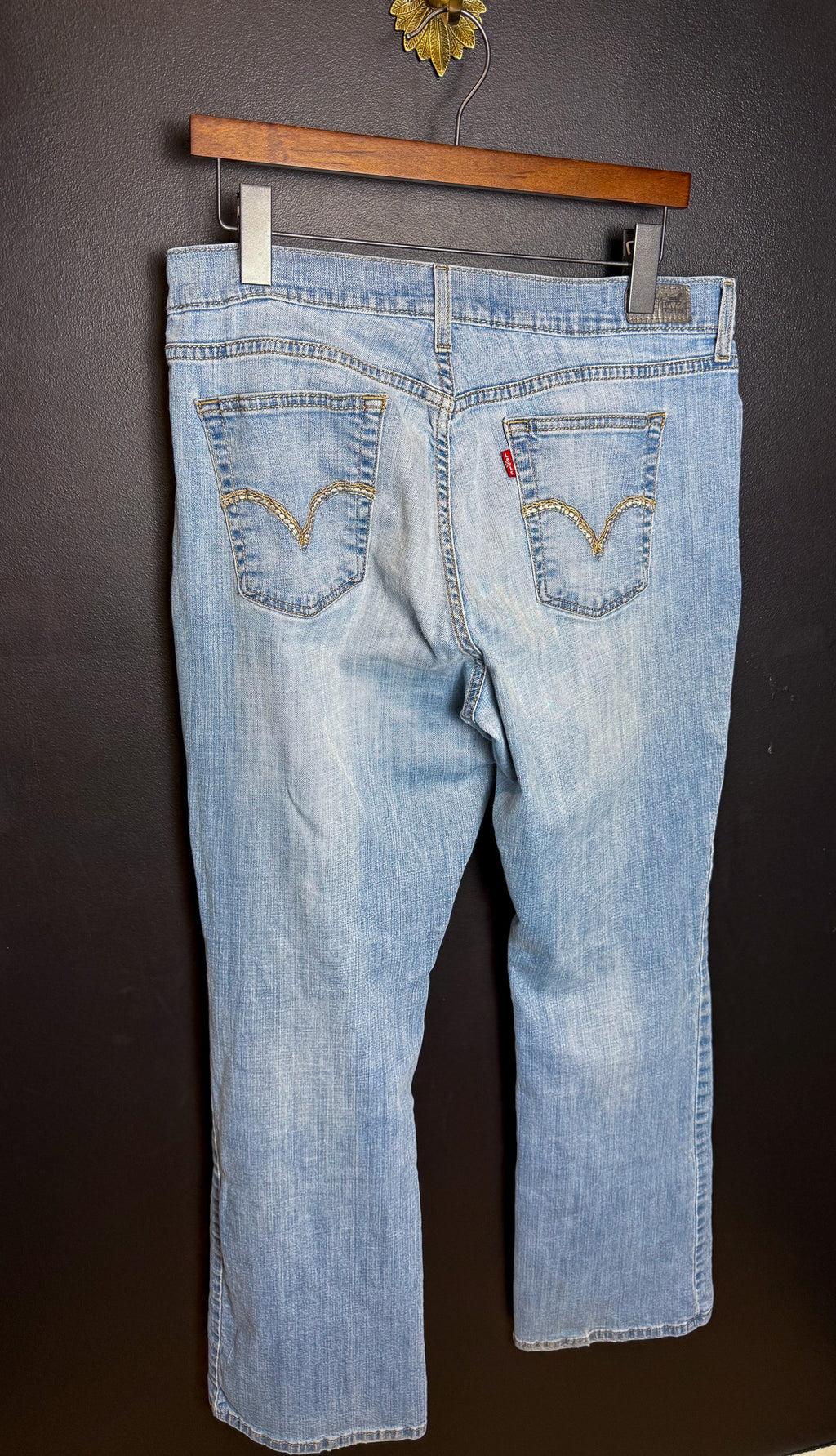 32" Levis Bootcut Jeans